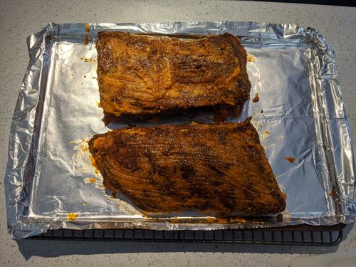 Ribs and sauce